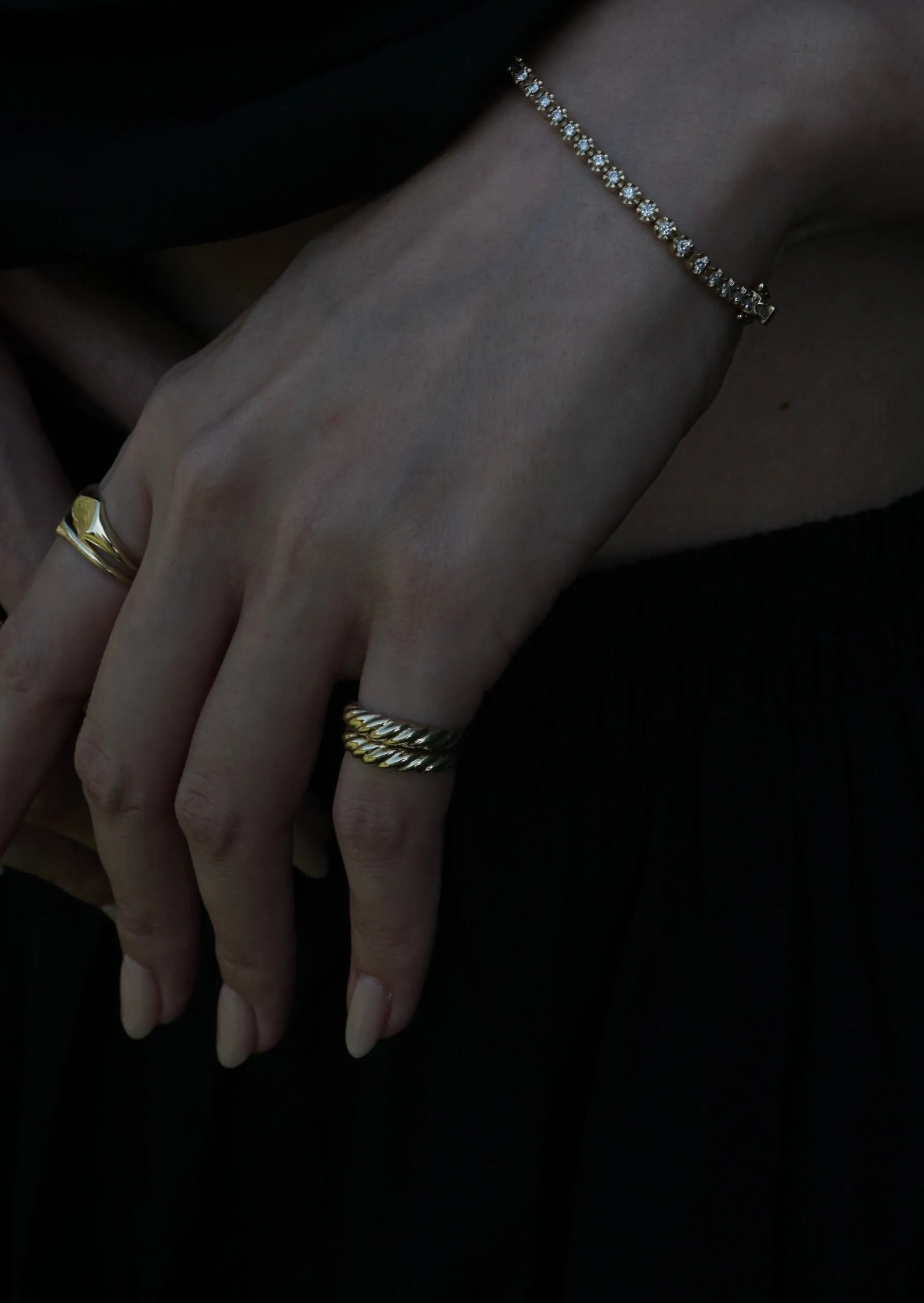 10k Gold Skinny Croissant Pinky Ring