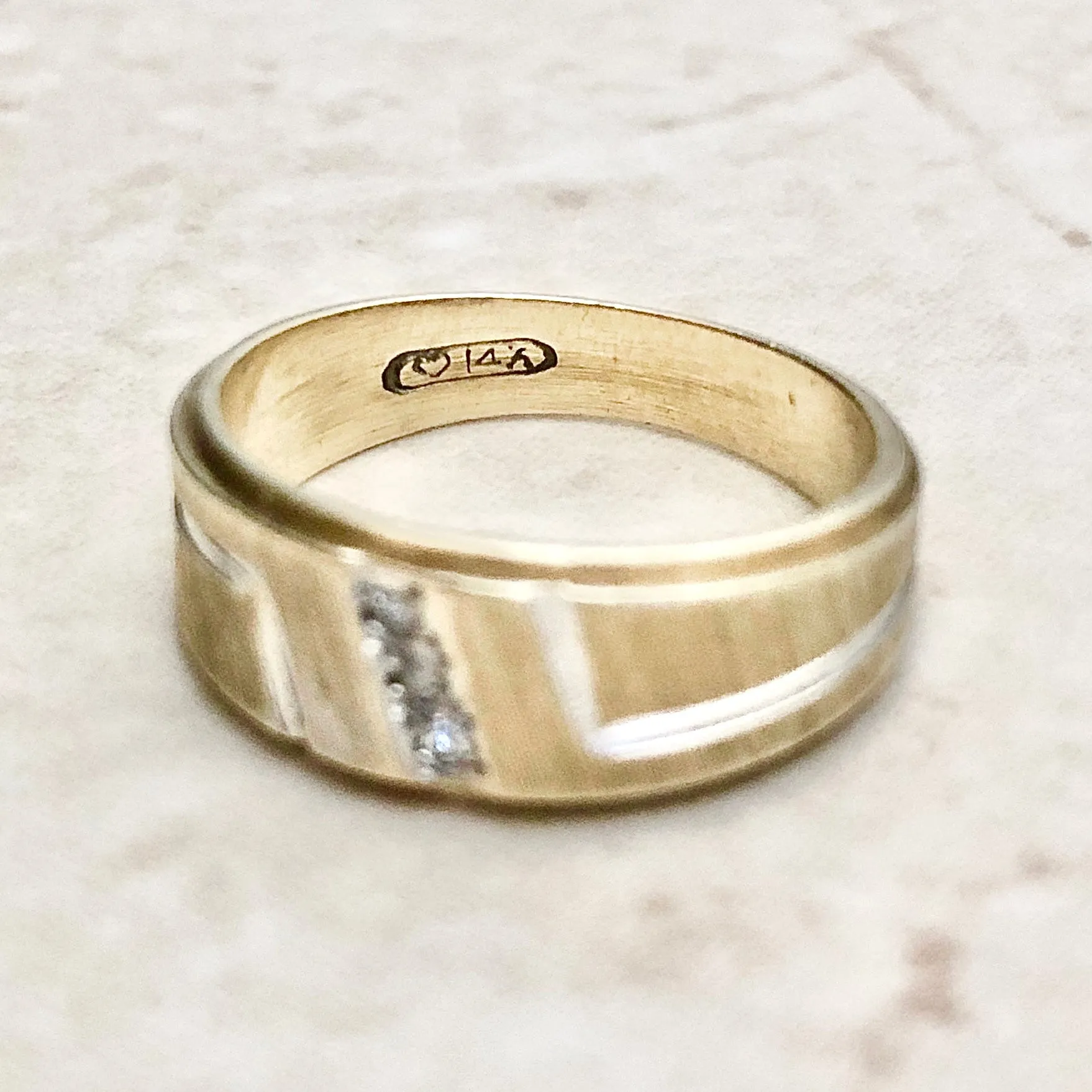 14 Karat Yellow Gold Diamond Wedding Band Ring