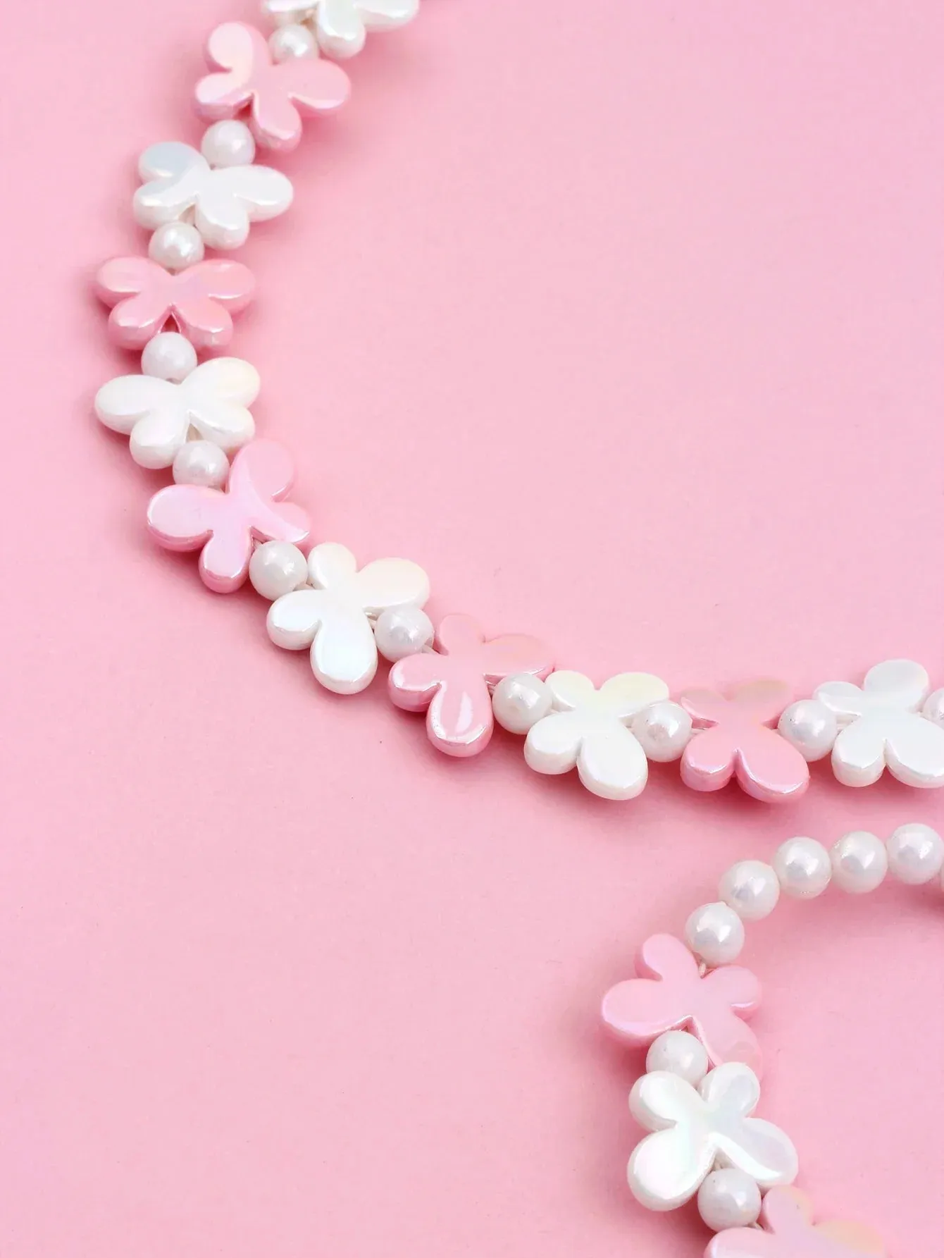 2pcs Girls Butterfly decorated beaded necklaces and bracelets for daily wear throughout the year