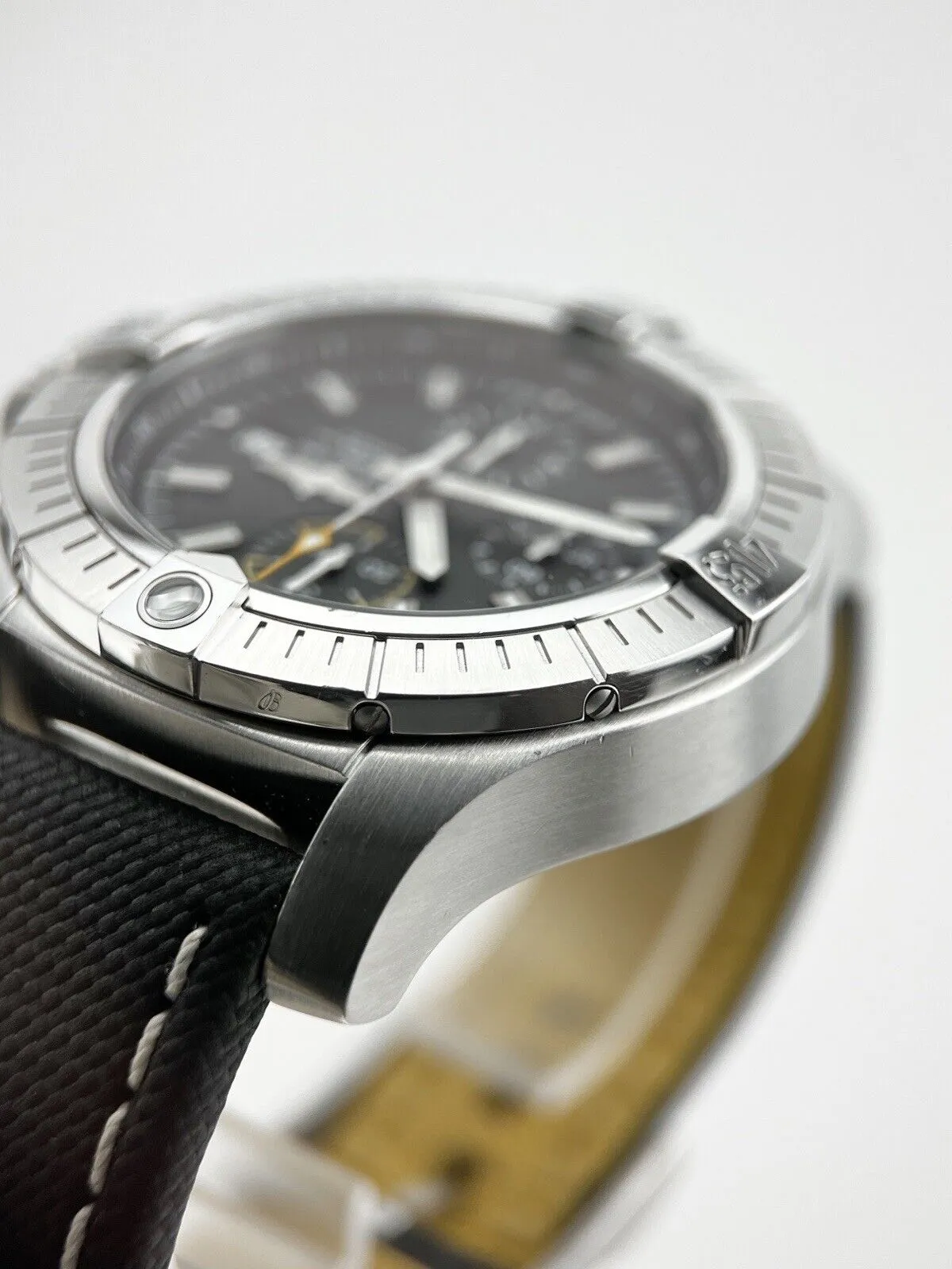 BREITLING Avenger chronograph 45mm A13317 Black Dial Automatic Men's Watch B&P