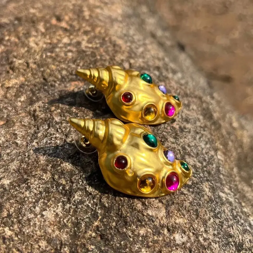 CONCH STUD EARRINGS