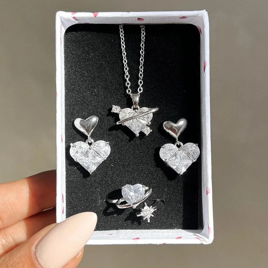 Crystal Angel Wings Heart Pendant Necklaces Set Ladies Girl Simple Y2K Pink White Zircon Love Elegant Necklace Women Jewelry Set