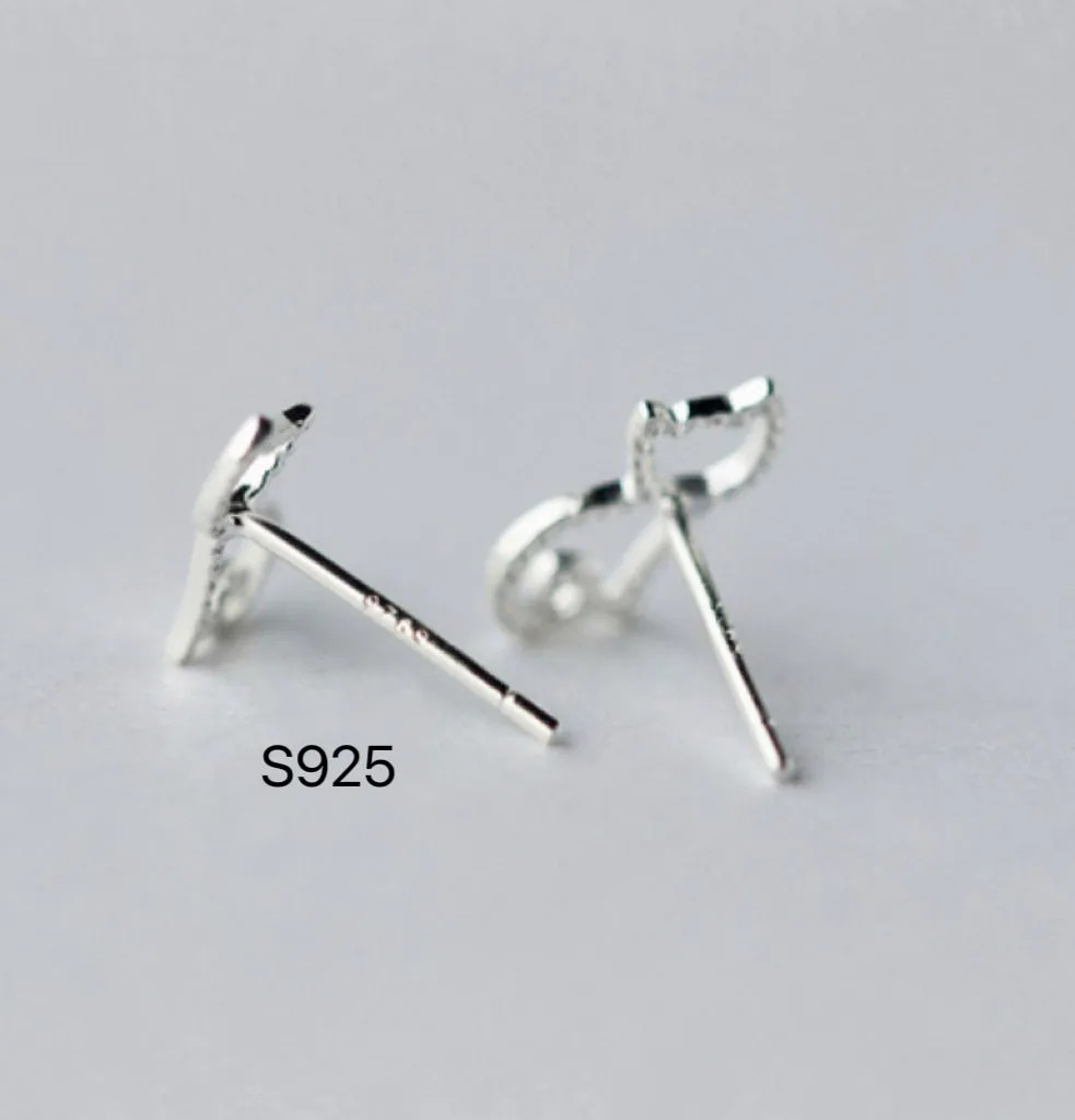 Cute Sitting Kitty Stud Earrings - SS057