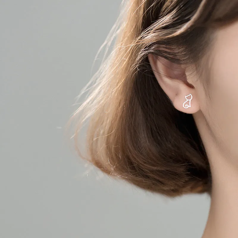 Cute Sitting Kitty Stud Earrings - SS057