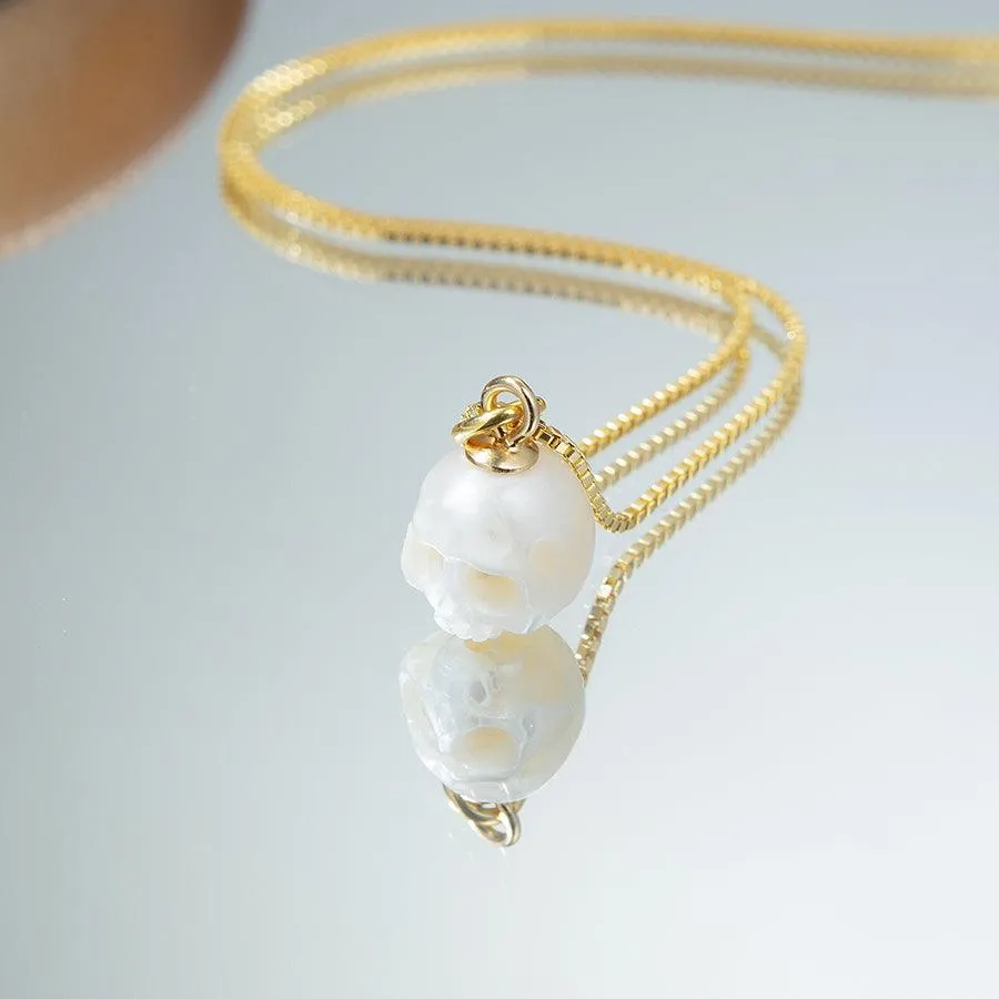 Dainty Simple Pearl Cranium Pendant Necklace