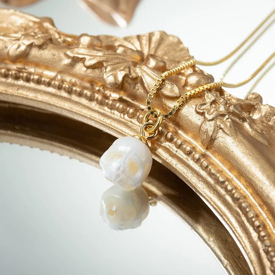 Dainty Simple Pearl Cranium Pendant Necklace