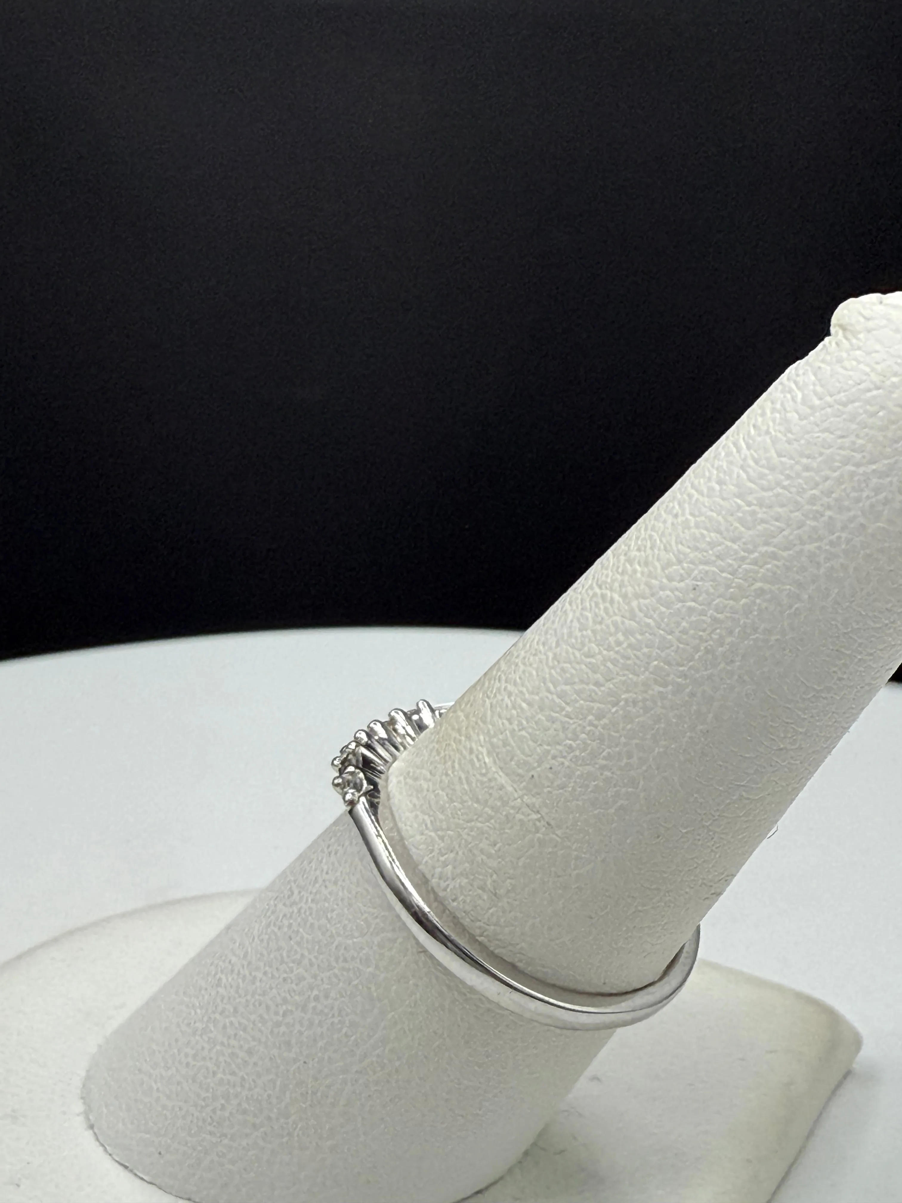 Elegant Natural Diamond Stackable 14k White Gold Ring – Size 7, Petite Chevron Band