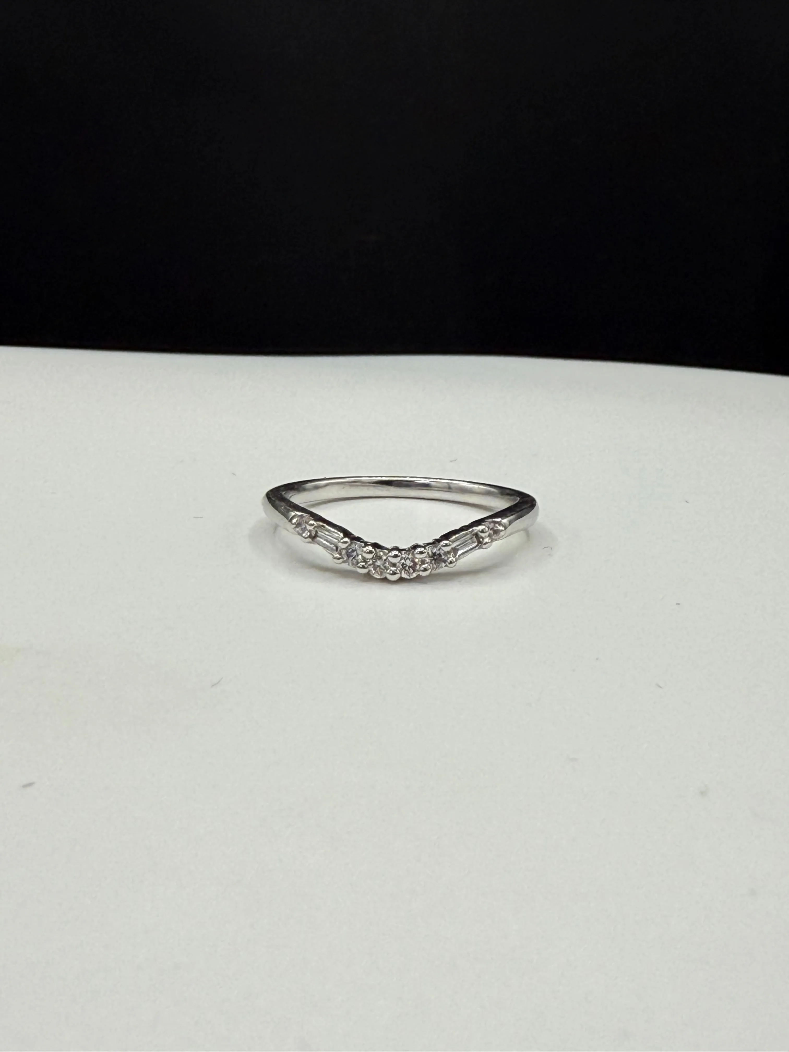 Elegant Natural Diamond Stackable 14k White Gold Ring – Size 7, Petite Chevron Band