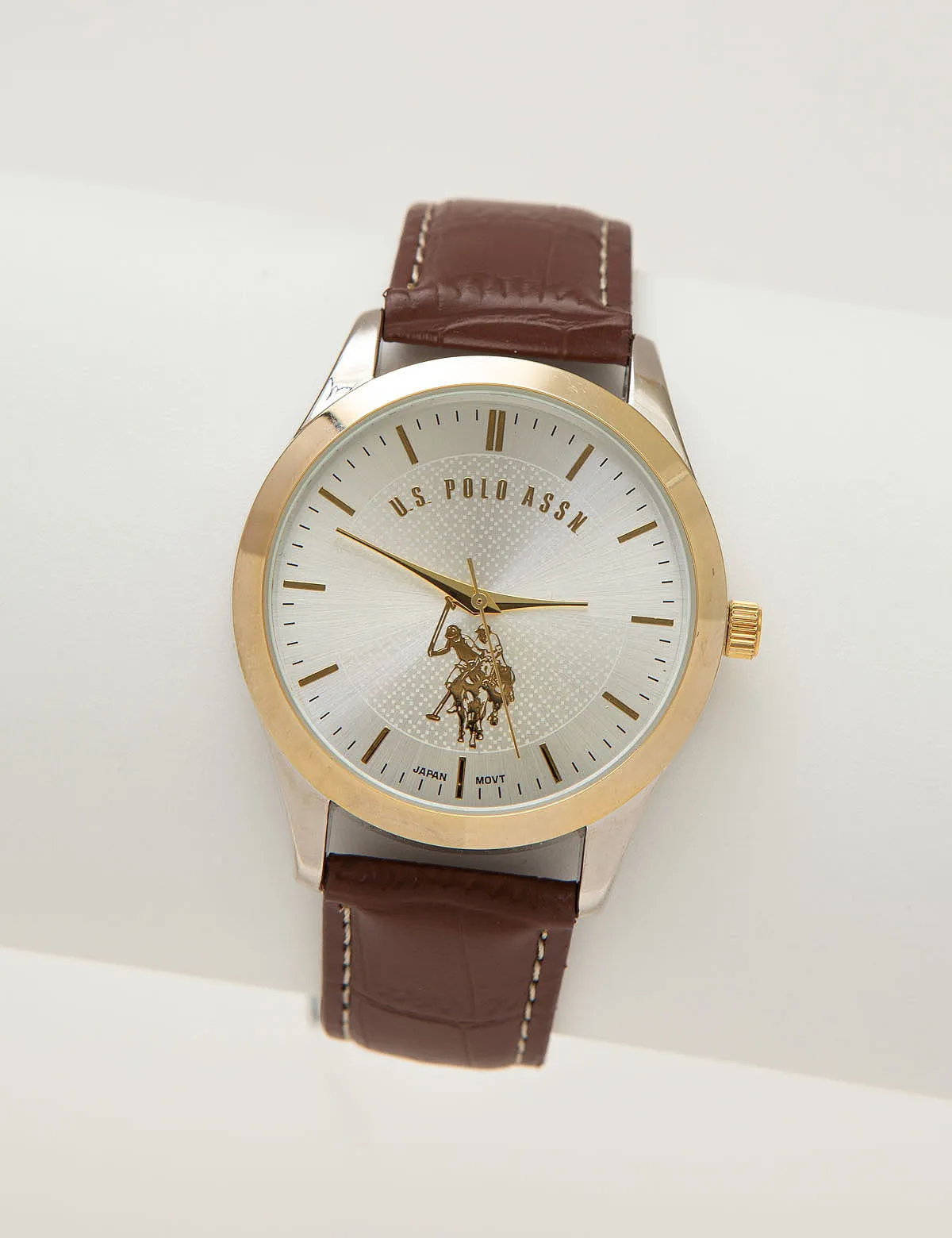 HIS AND HERS LEATHER STRAP WATCH SET