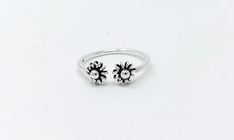 Mini Daisy Ring