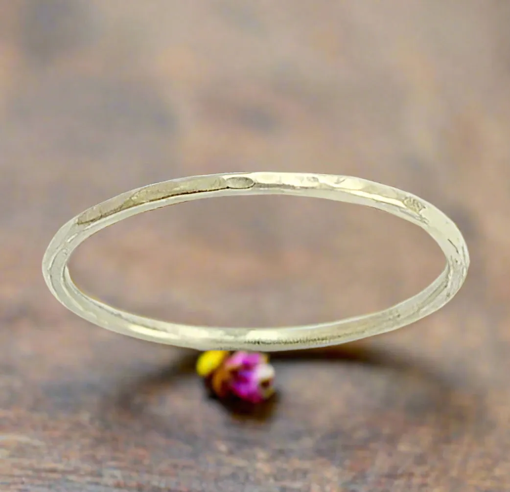 Minimalist Hammered Band - Smile.
