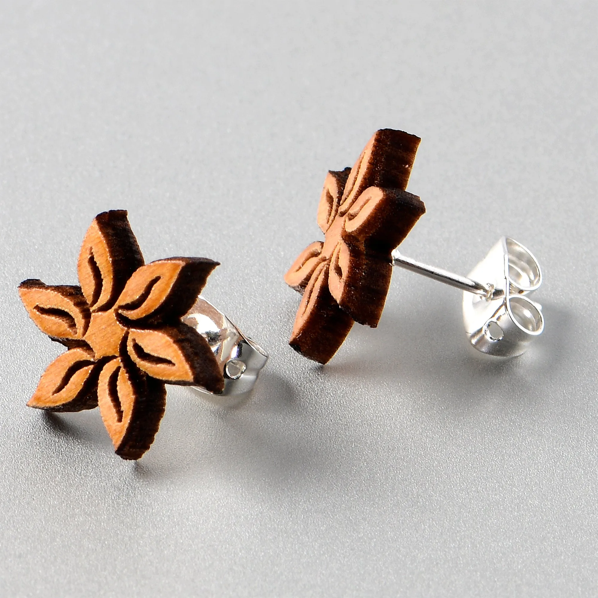Natural Maple Wood Blooming Flowers Stud Earrings