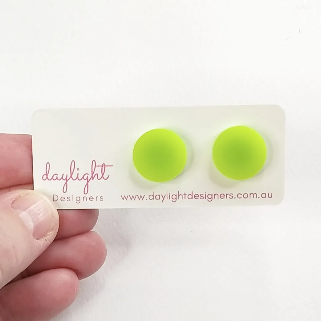 NEON MEDIUM STUDS  // 3 COLOURS AVAILABLE