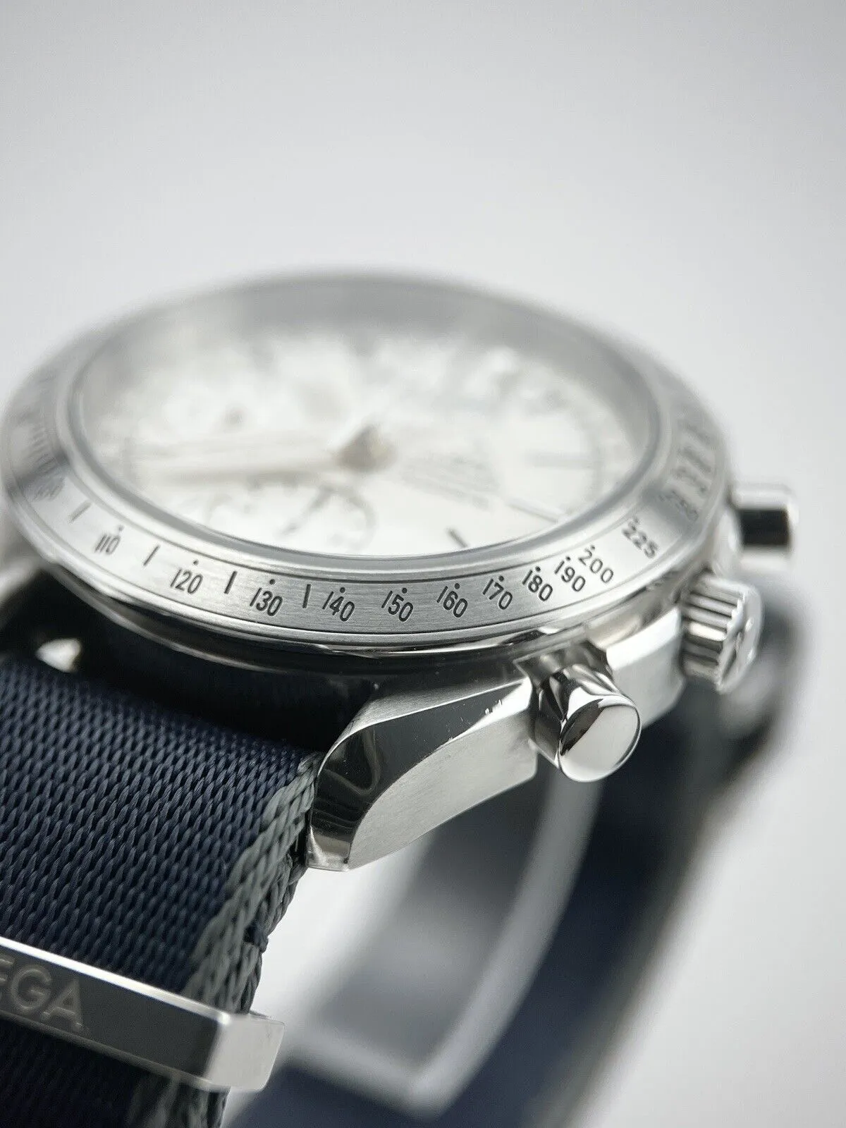 Omega Speedmaster Day Date Ref-3221.30.00 40mm Steel Watch Box And Papers 2010