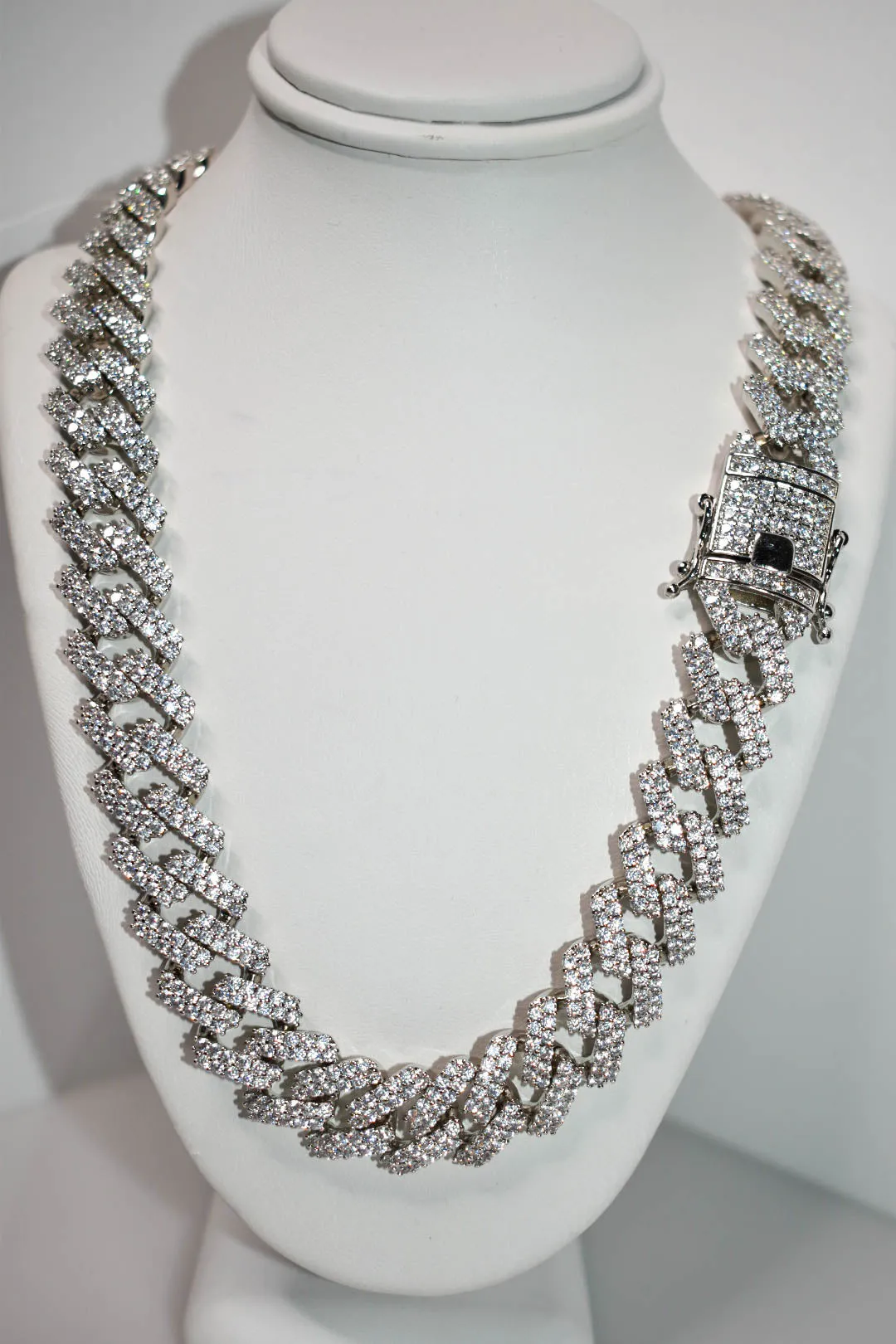 Pavé Cuban Link Chain - 14MM
