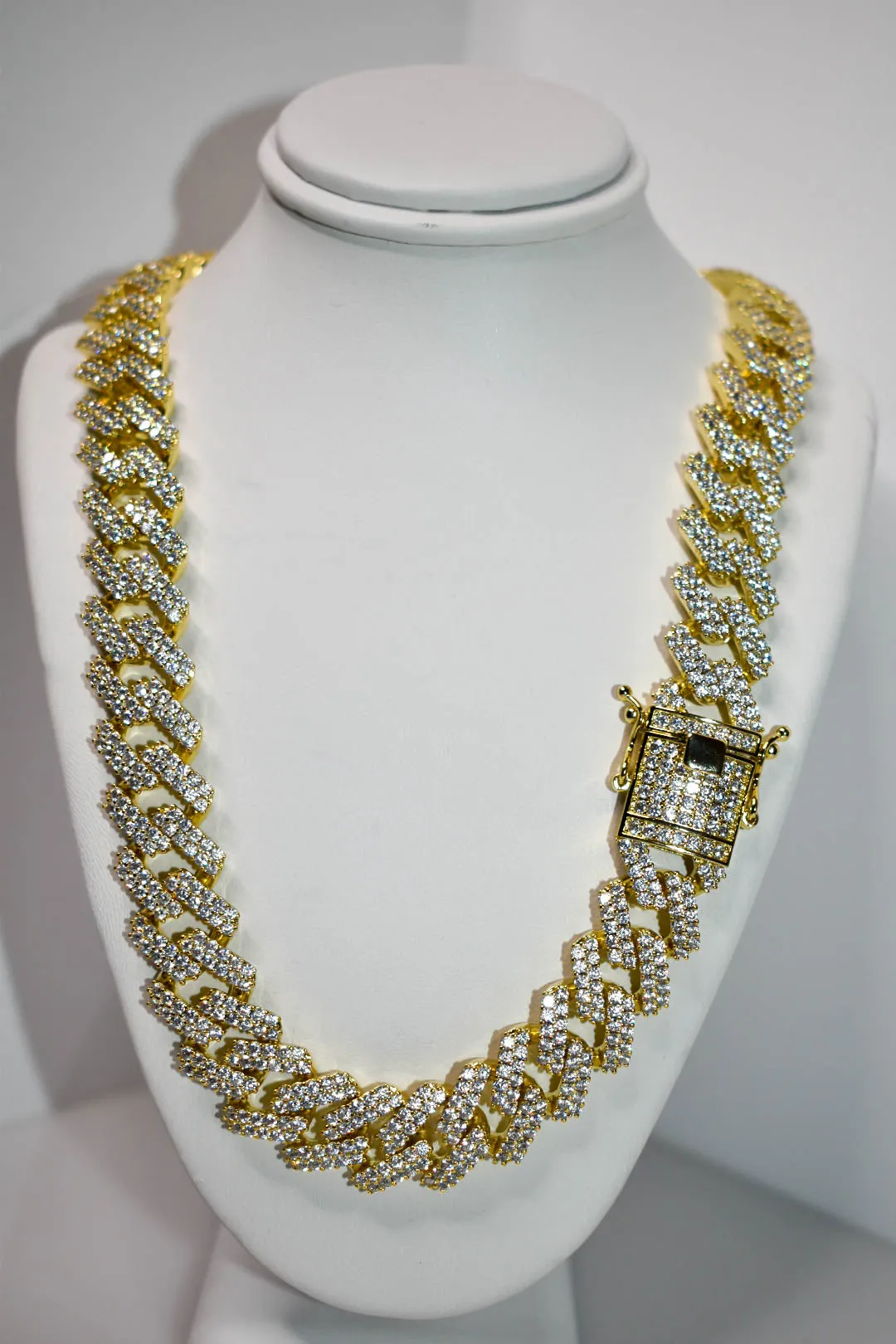Pavé Cuban Link Chain - 14MM