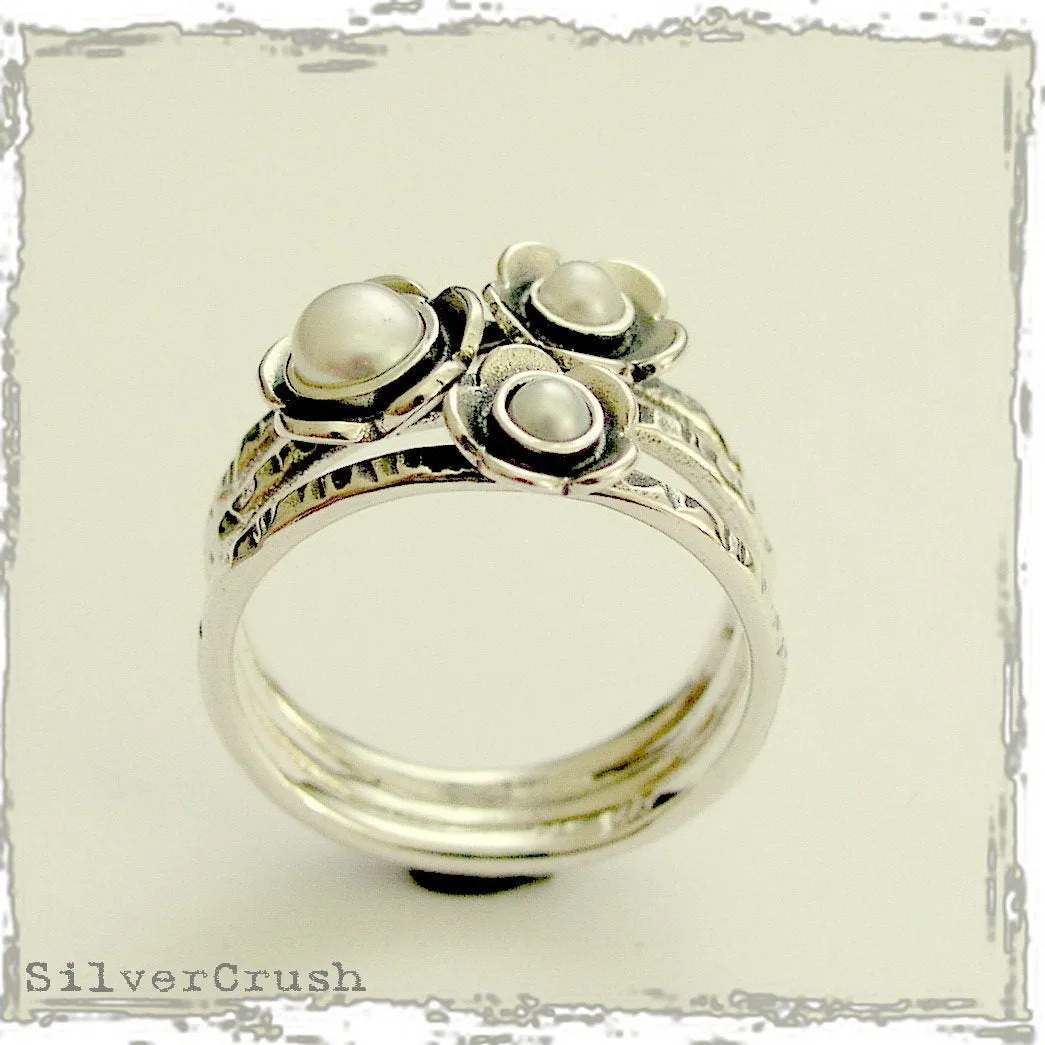 Pearls Silver Engagement Ring - Guess.