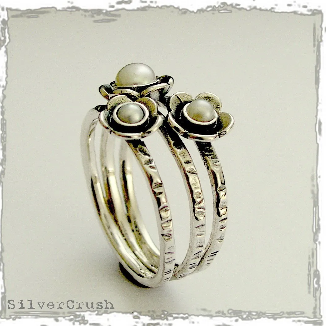 Pearls Silver Engagement Ring - Guess.