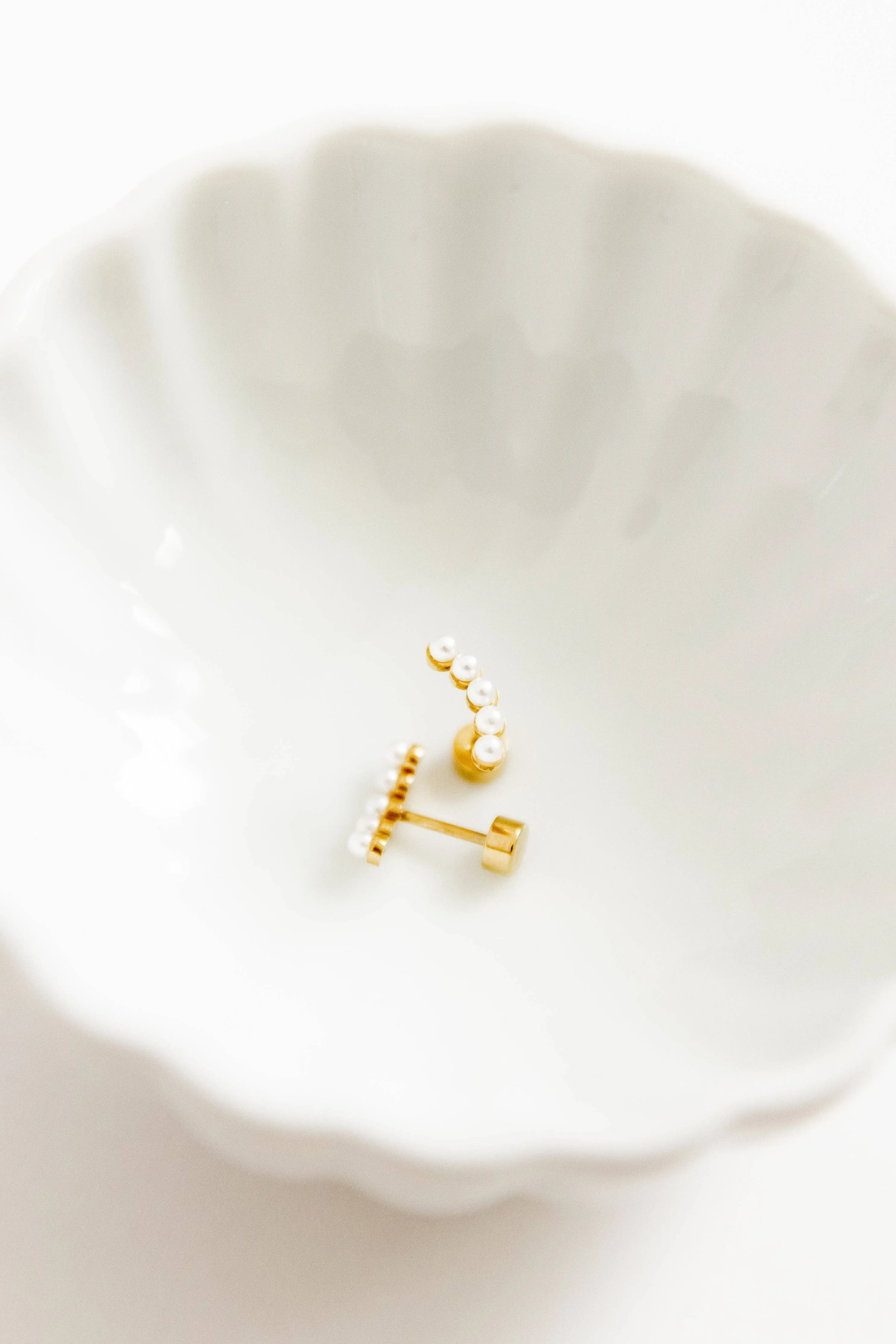 Screwback Stud Pearl Earrings