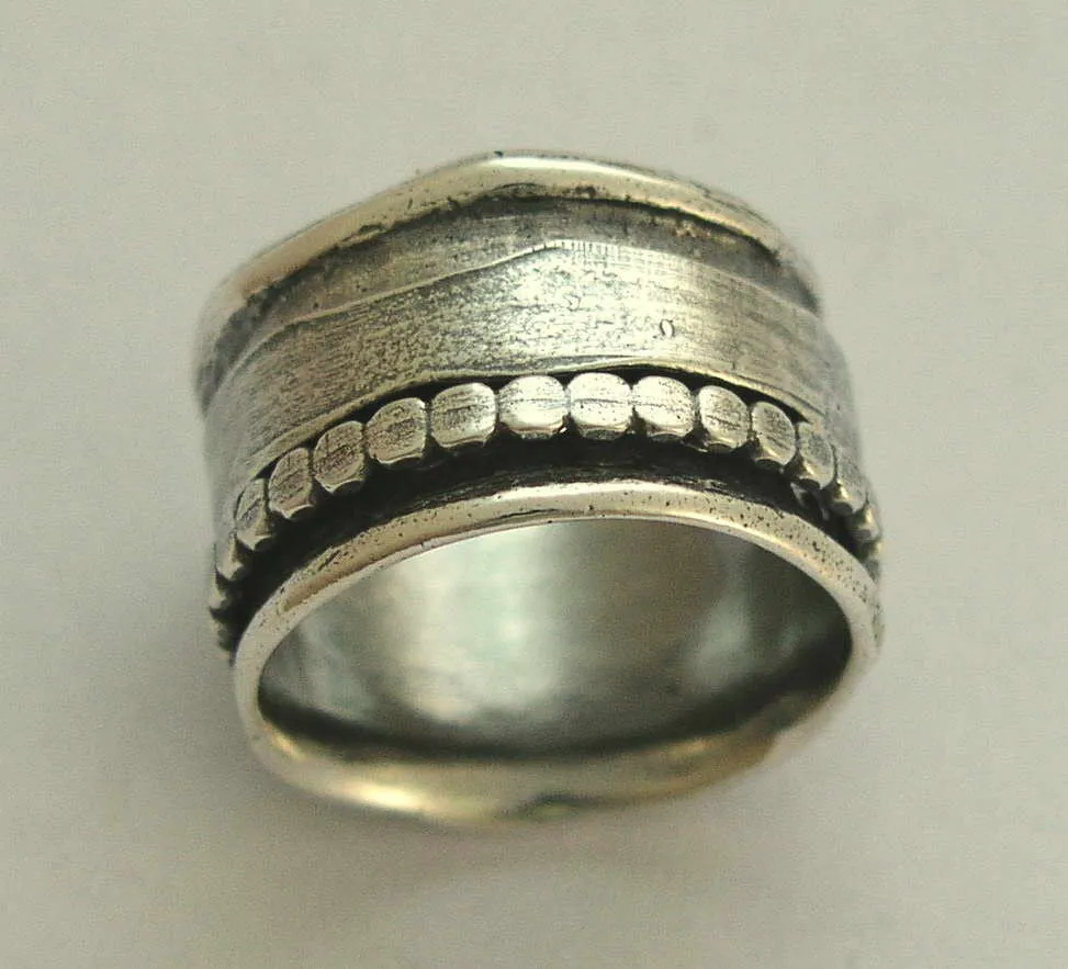 Silver Gold Spinner Ring - Blackness Of The Night.