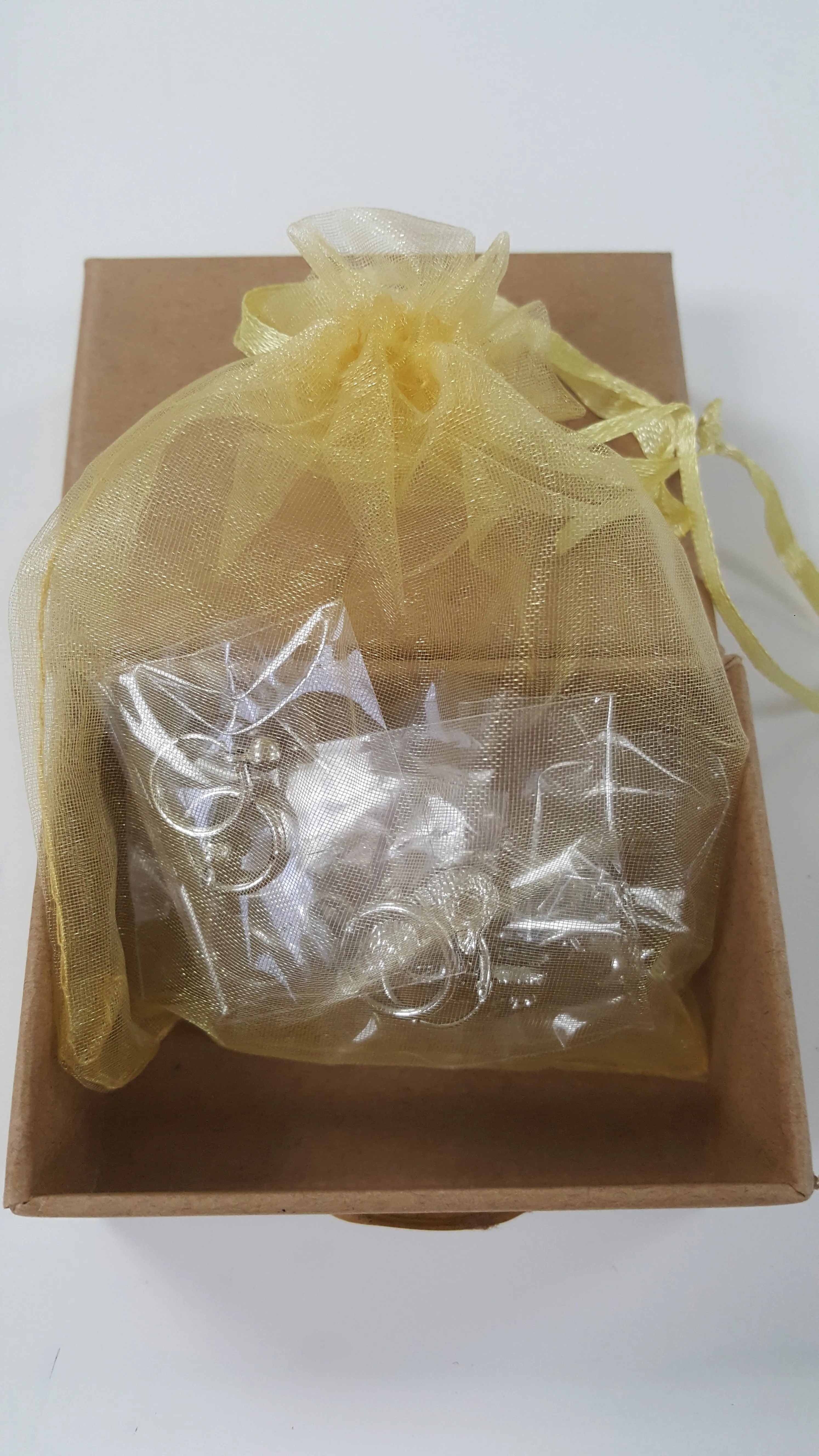 SL-079 Women's Hoop Earrings 4 Pairs x 14 Boxes - NEW - SMALL LOT