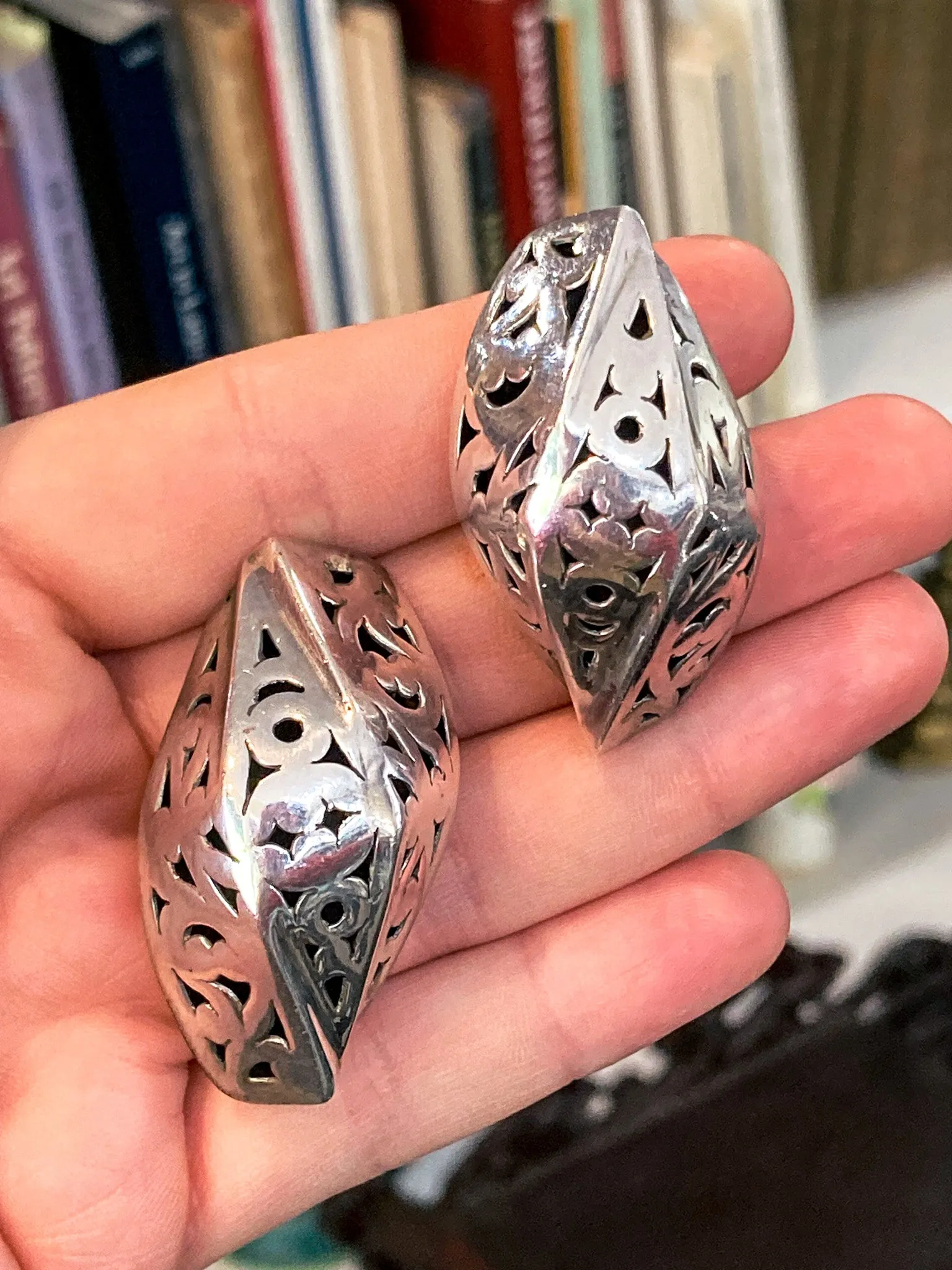Vintage Indonesian Sterling Silver Openwork Geometric Dimensional Clip On Earrings